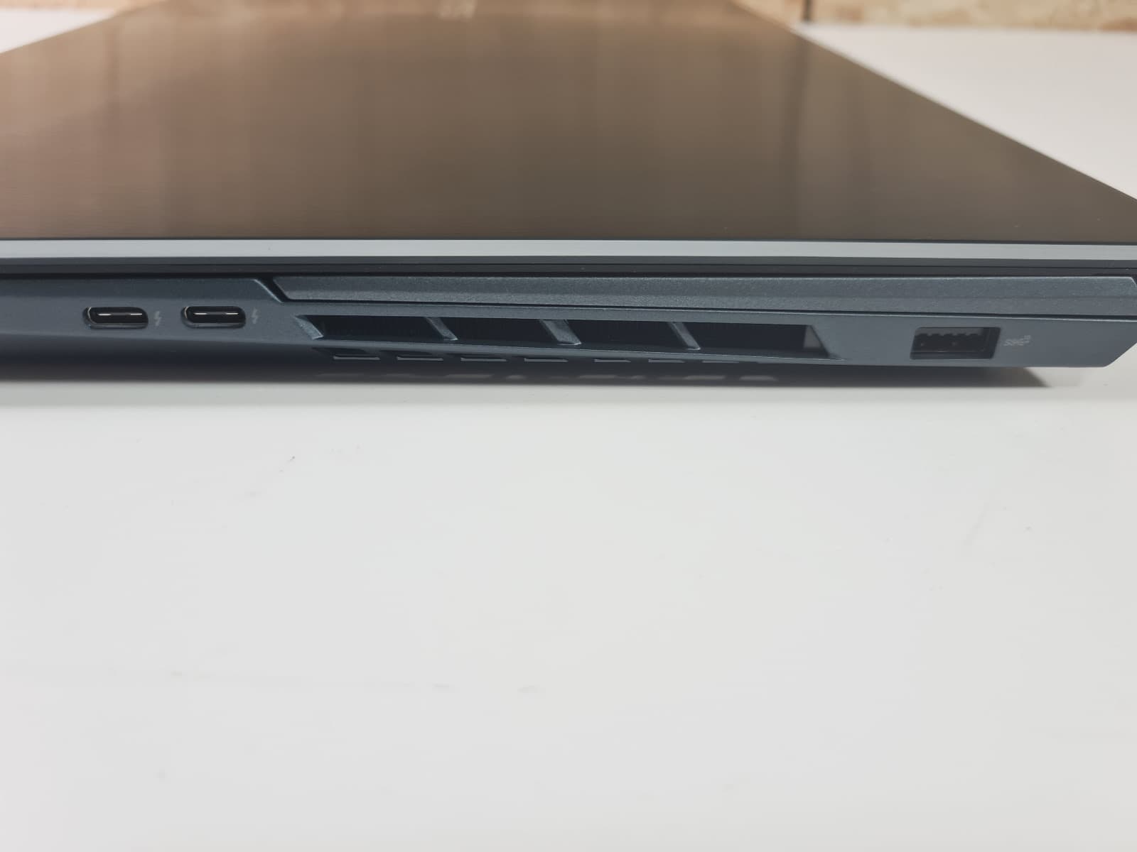 Portátil Asus ZenBook Pro Duo — image 7