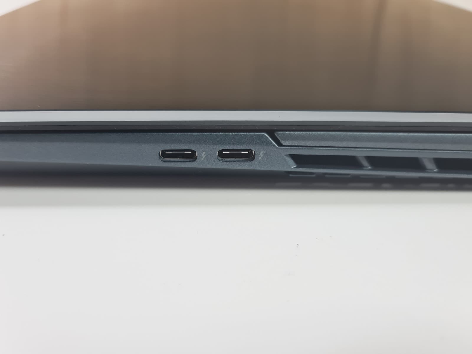Portátil Asus ZenBook Pro Duo — image 12