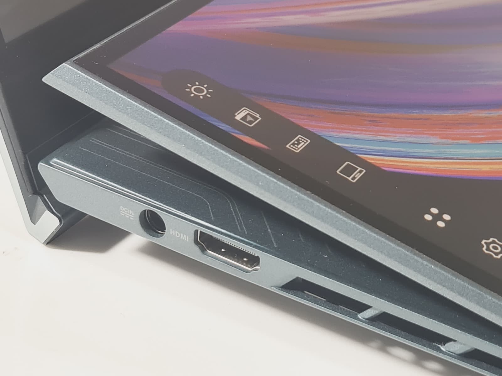 Portátil Asus ZenBook Pro Duo — image 13