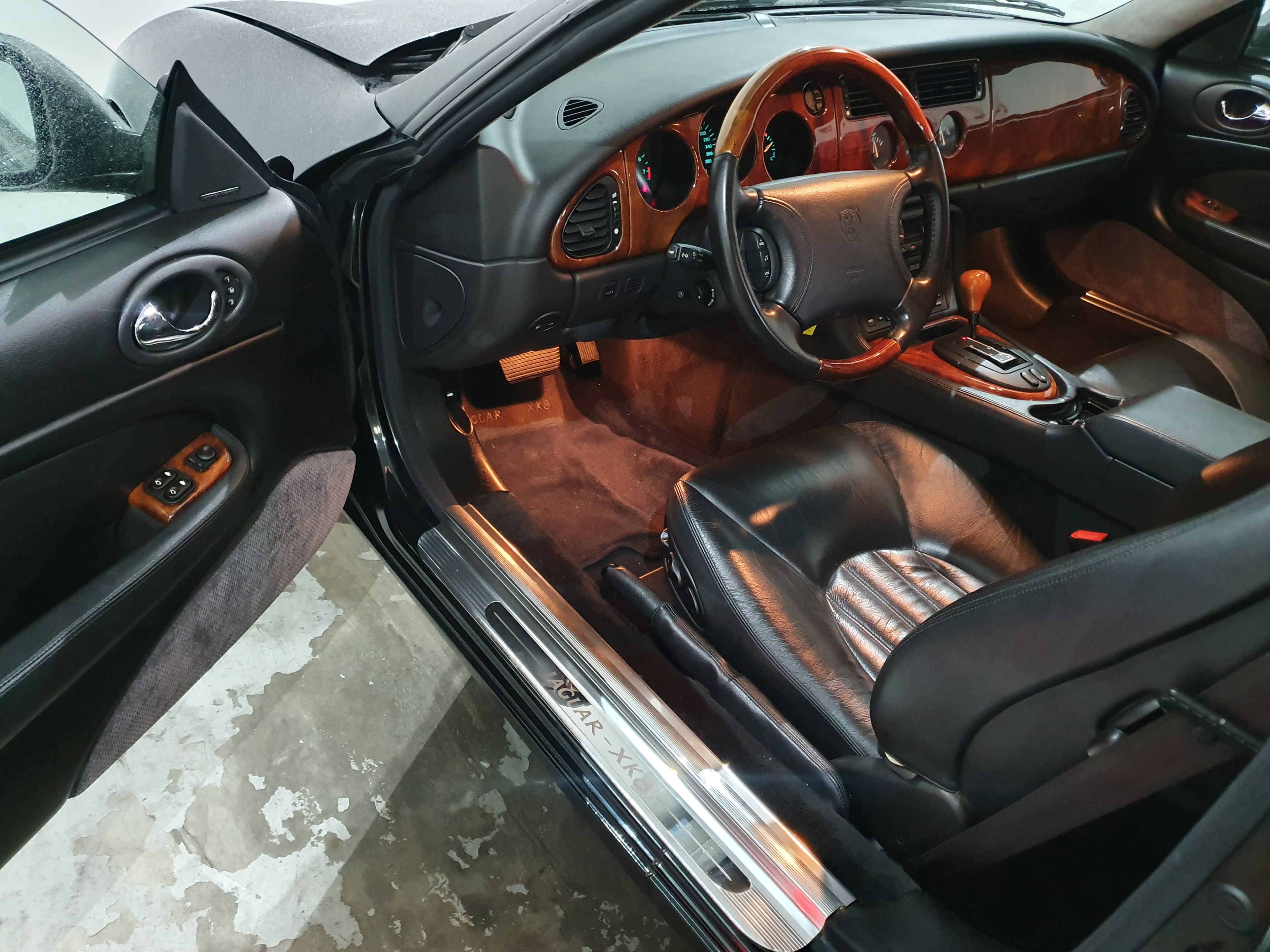 Jaguar XK8 Coupé · Ano 1997 — image 19