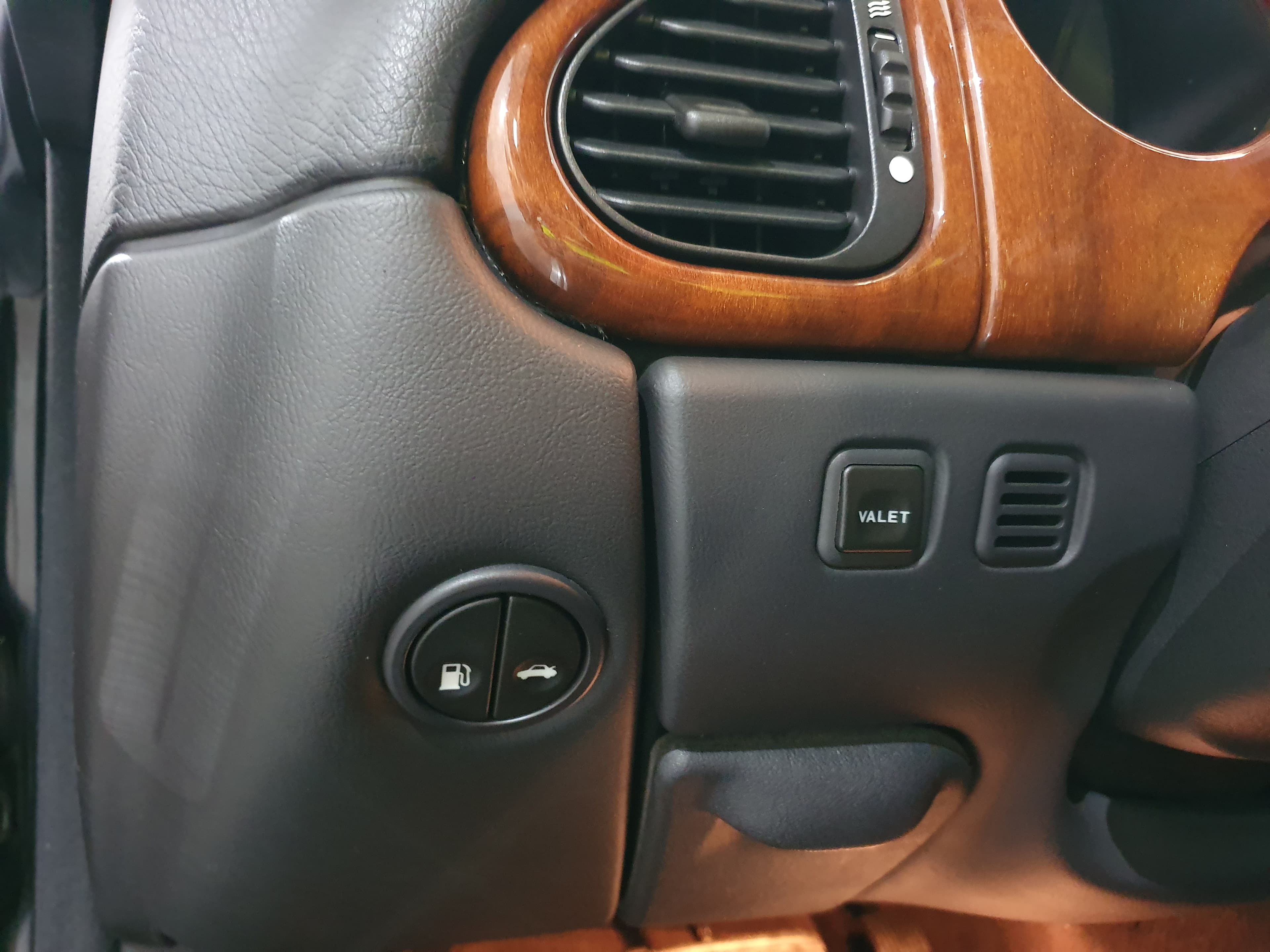 Jaguar XK8 Coupé · Ano 1997 — image 34