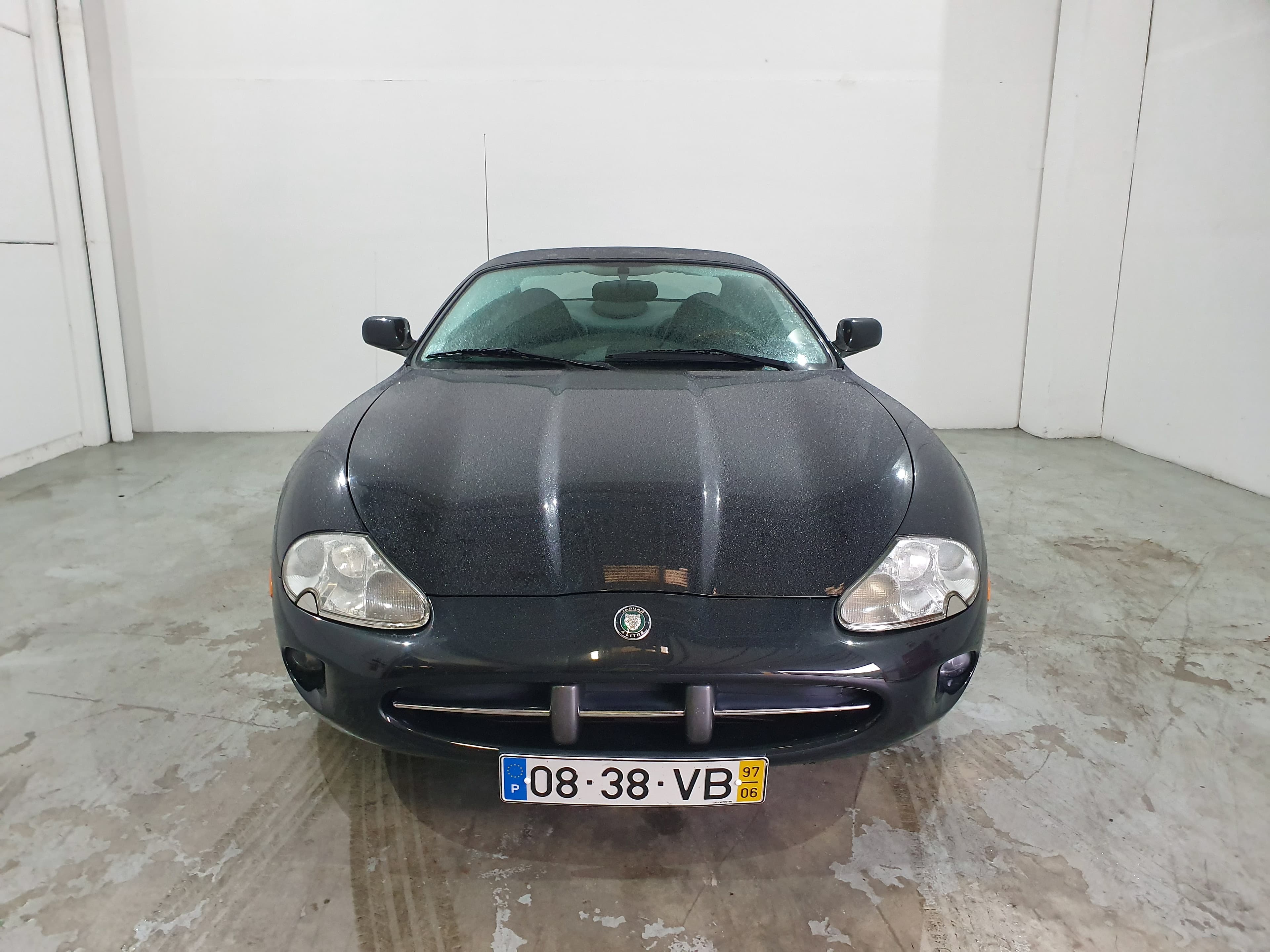 Jaguar XK8 Coupé · Ano 1997 — image 2