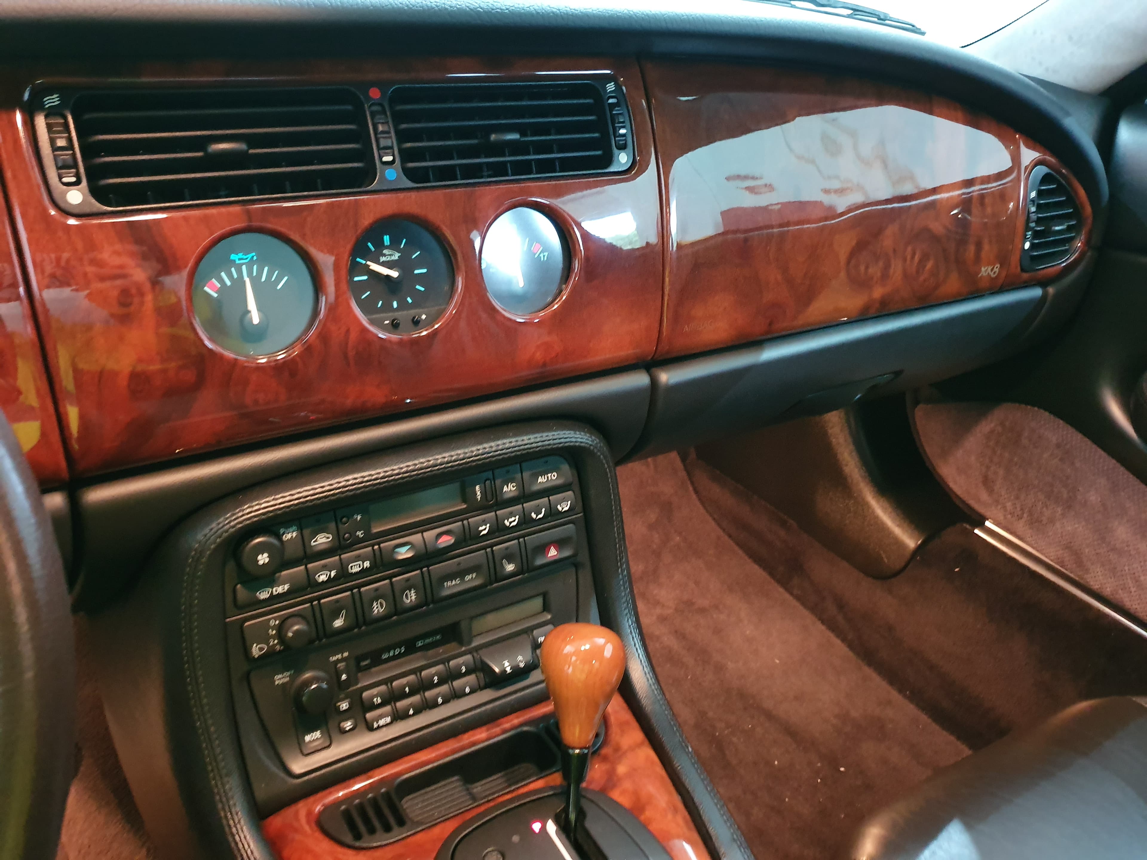 Jaguar XK8 Coupé · Ano 1997 — image 29