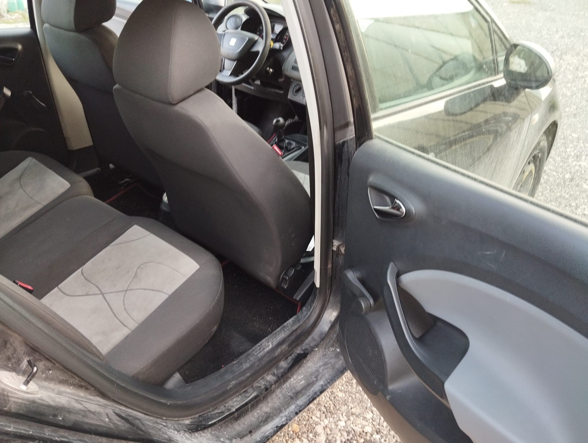 Seat Ibiza TDI · Ano 2013 — image 18