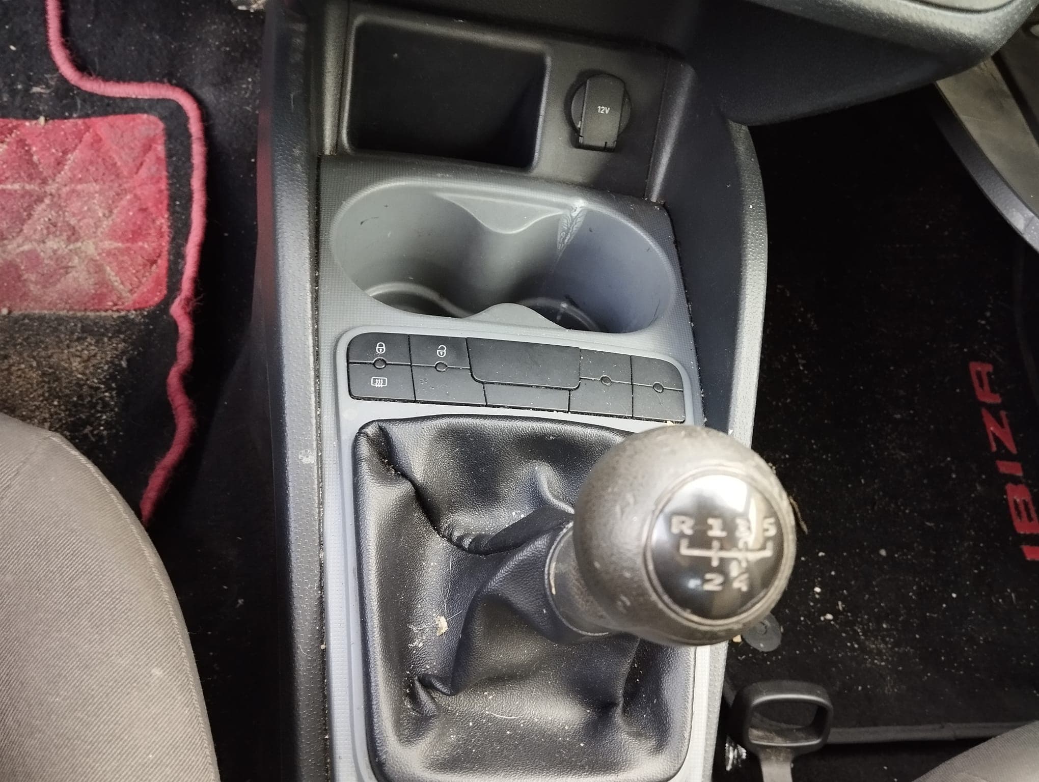 Seat Ibiza TDI · Ano 2013 — image 27