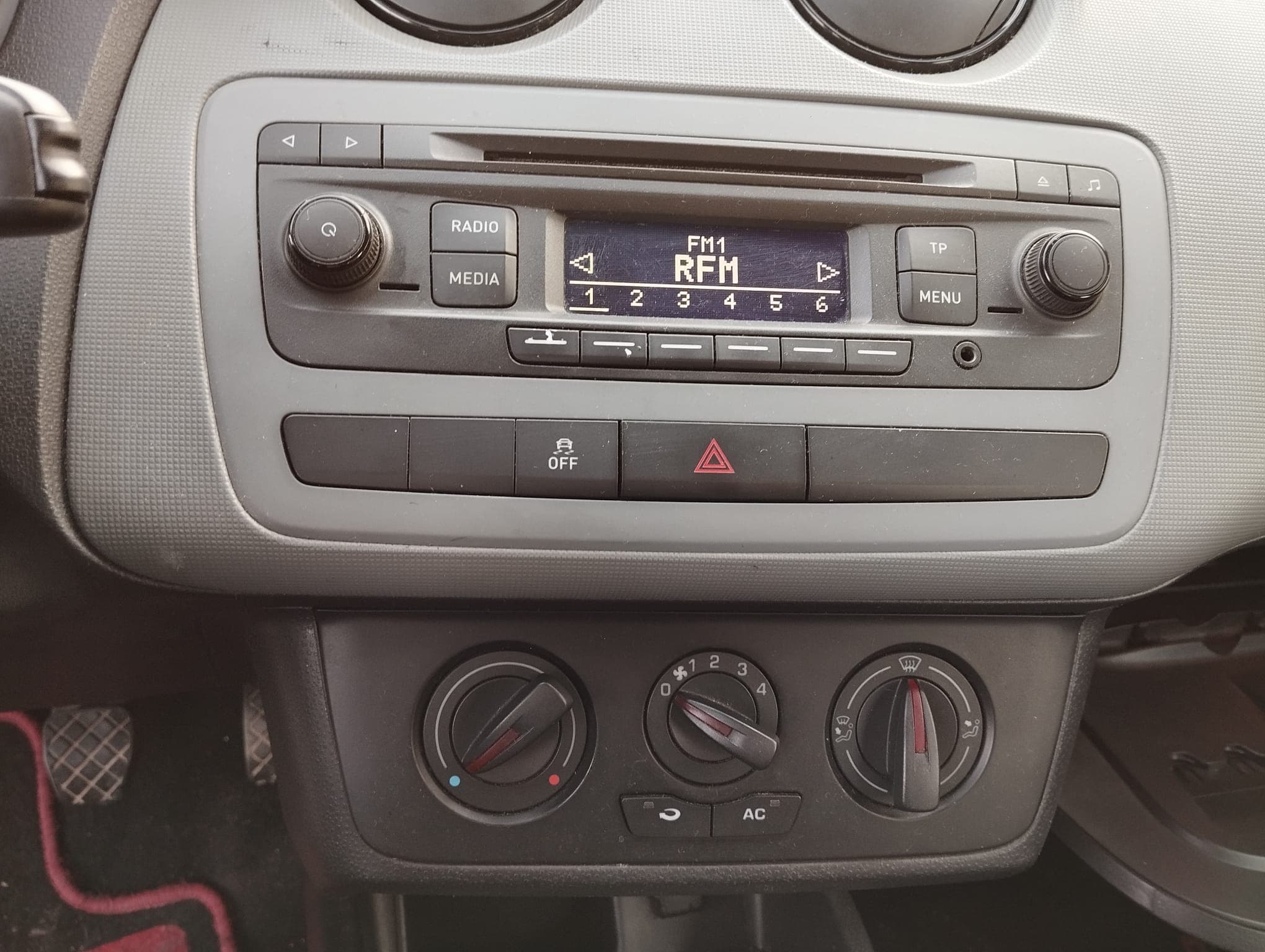 Seat Ibiza TDI · Ano 2013 — image 25