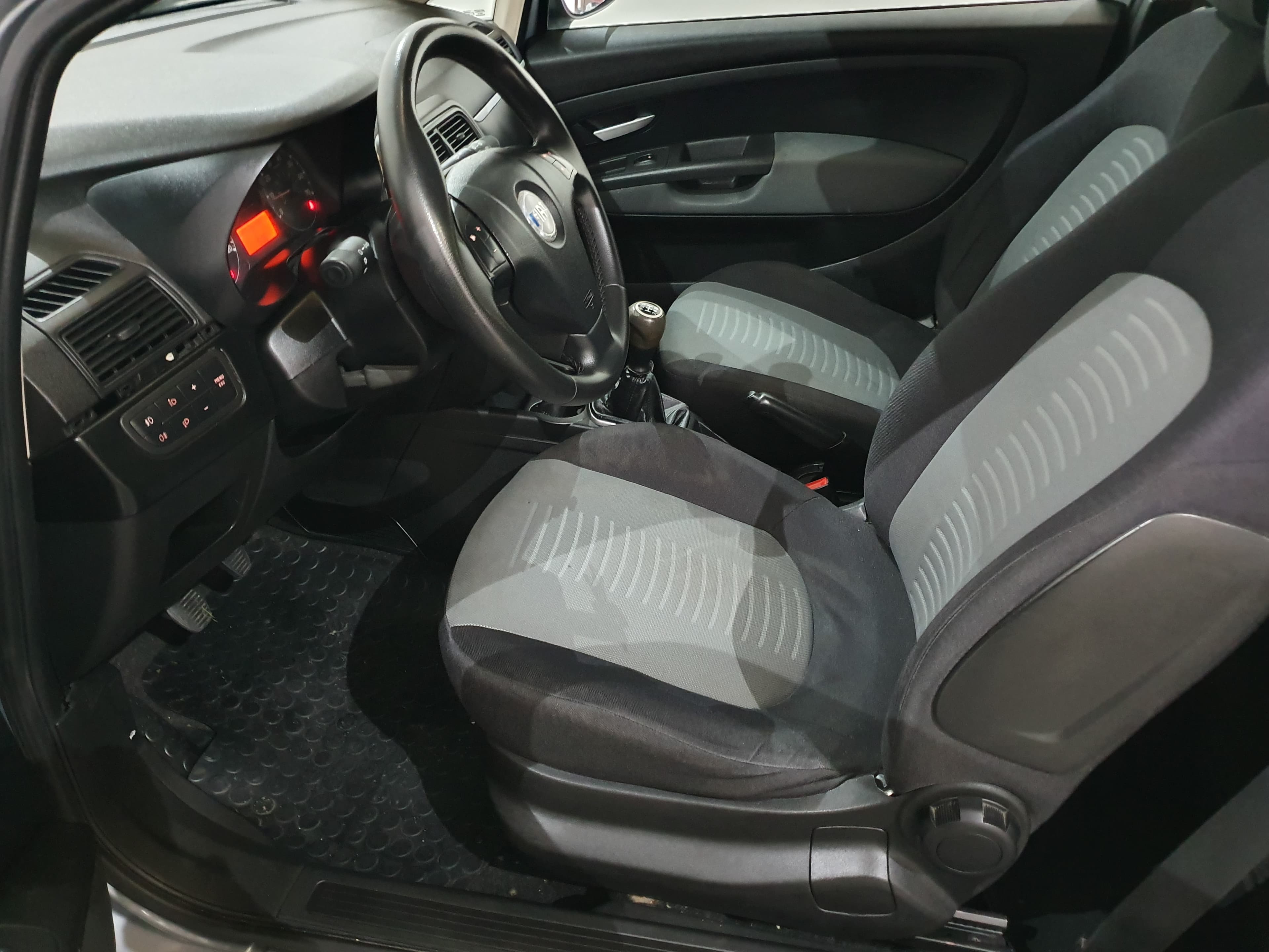 Fiat Punto · Ano 2006 — imagen 23