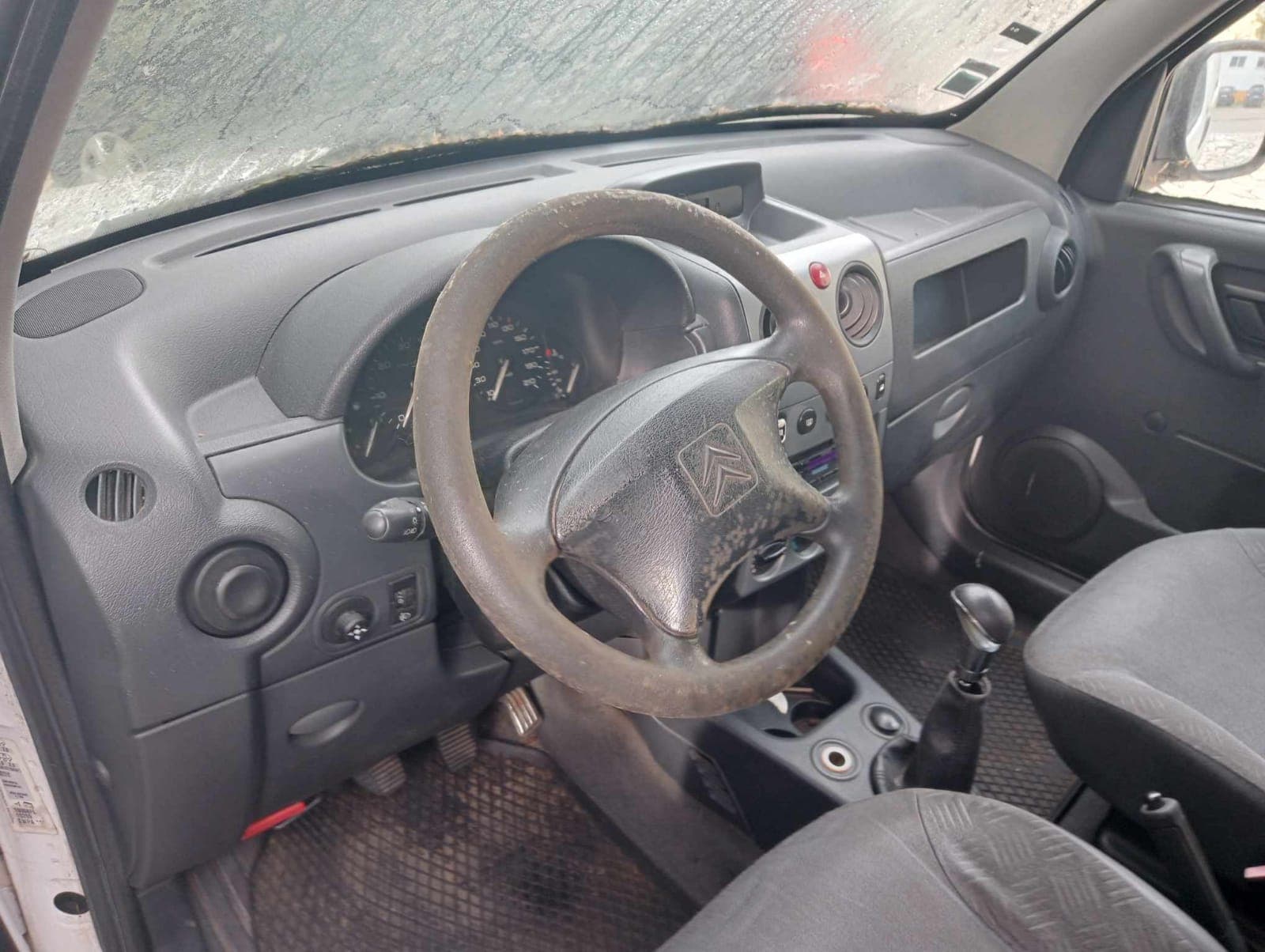 Citroën Berlingo · Ano 2004 — imagem 6