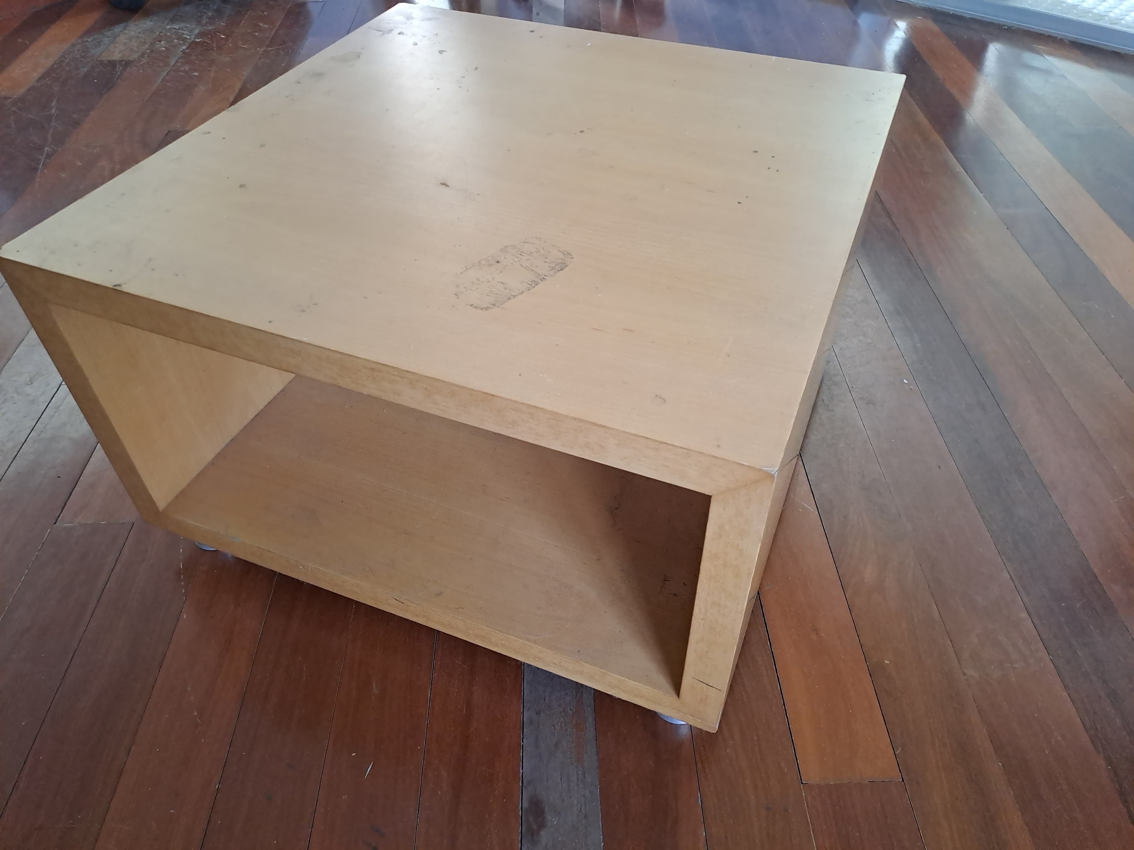 Mueble de apoyo