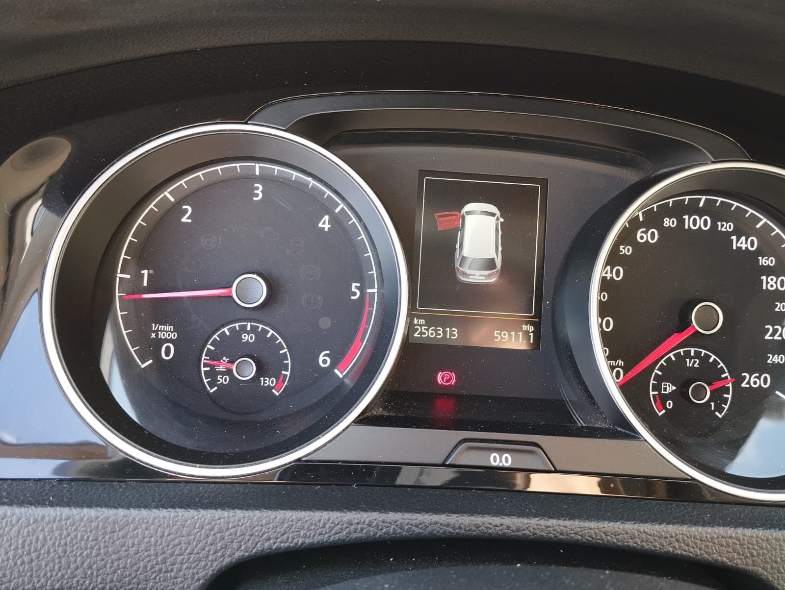 Volkswagen Golf TDI · Ano 2014 — imagem 18