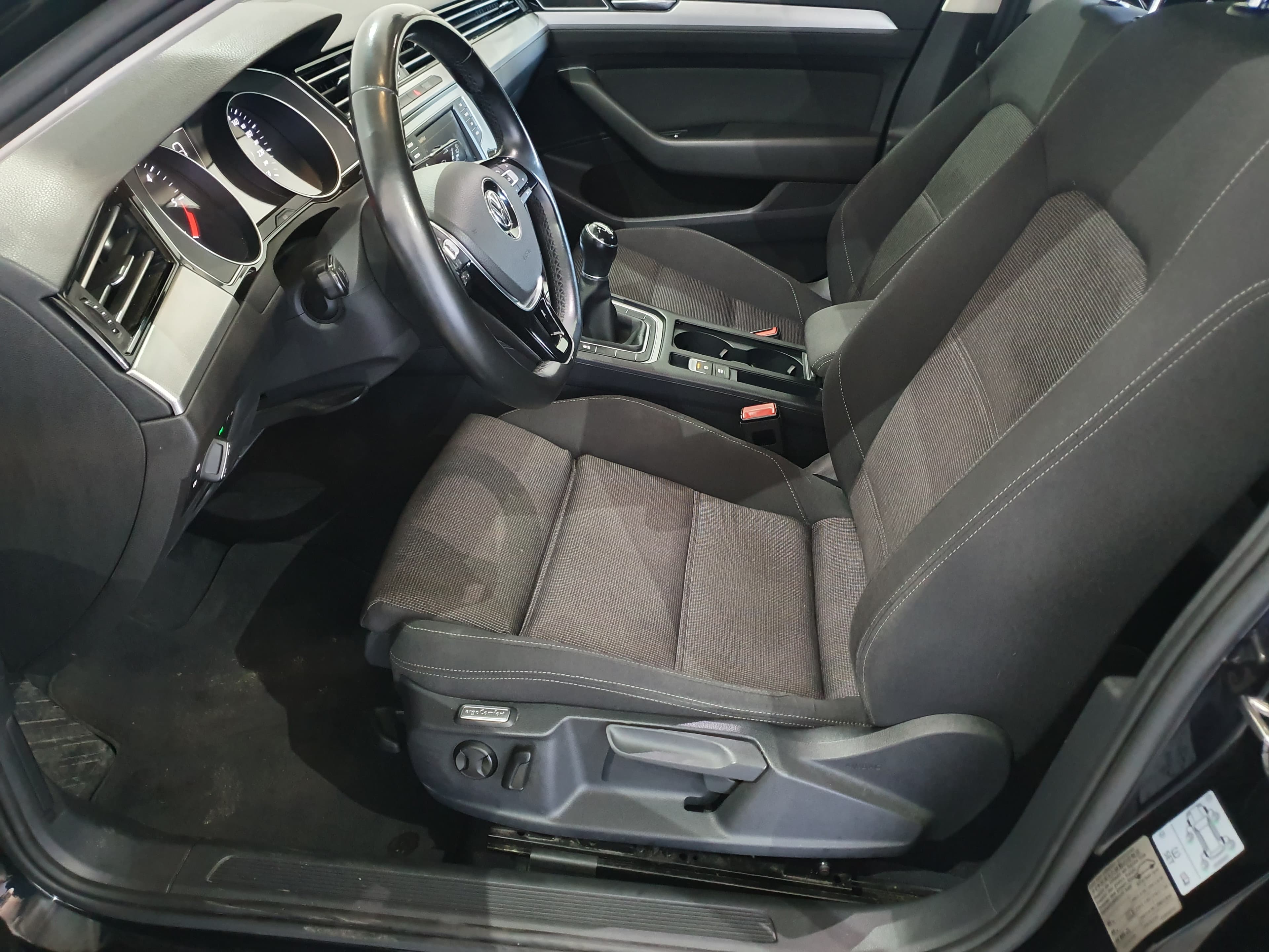 Volkswagen Passat · Ano 2015 — imagem 31