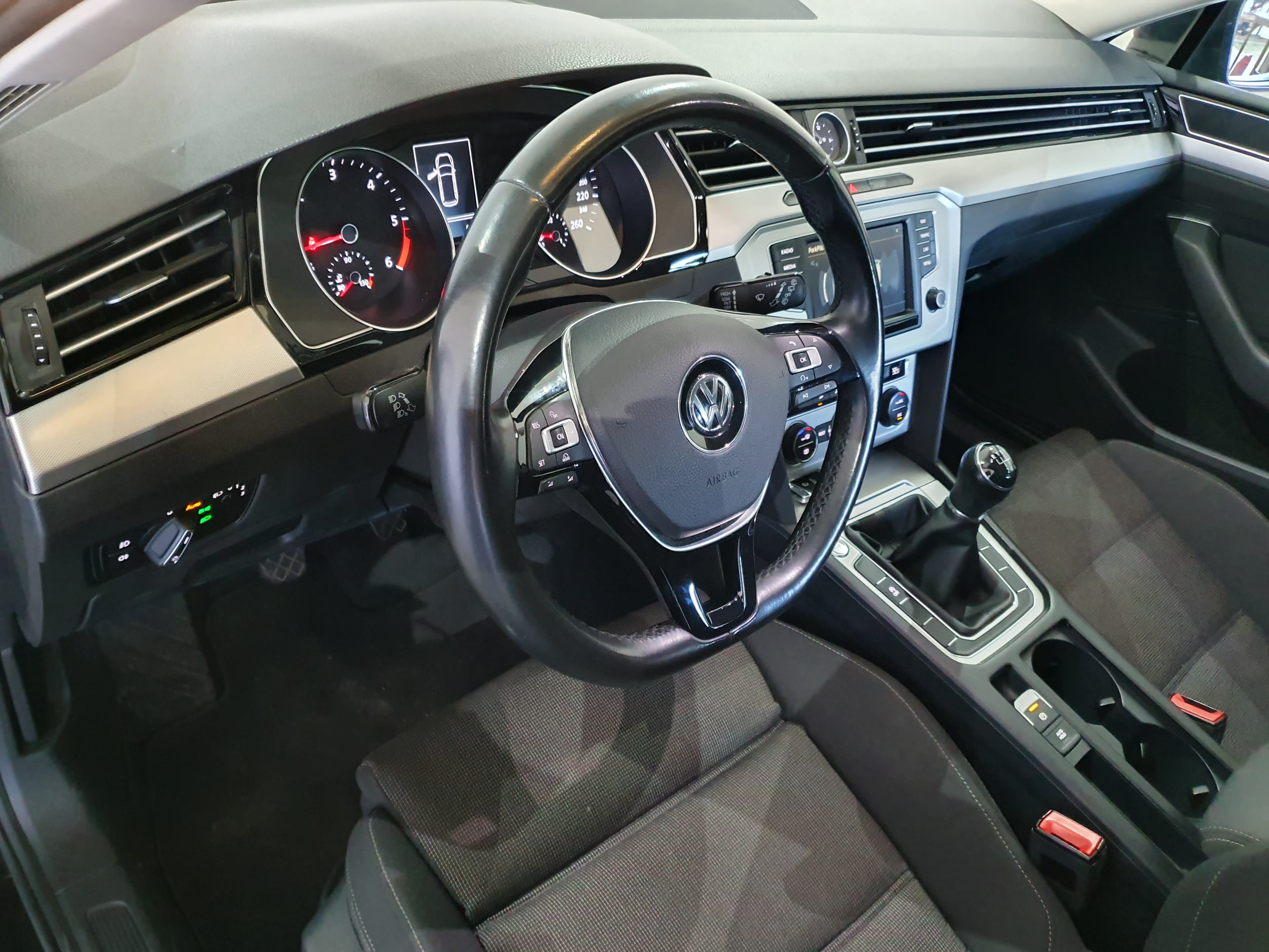 Volkswagen Passat · Ano 2015 — imagem 33
