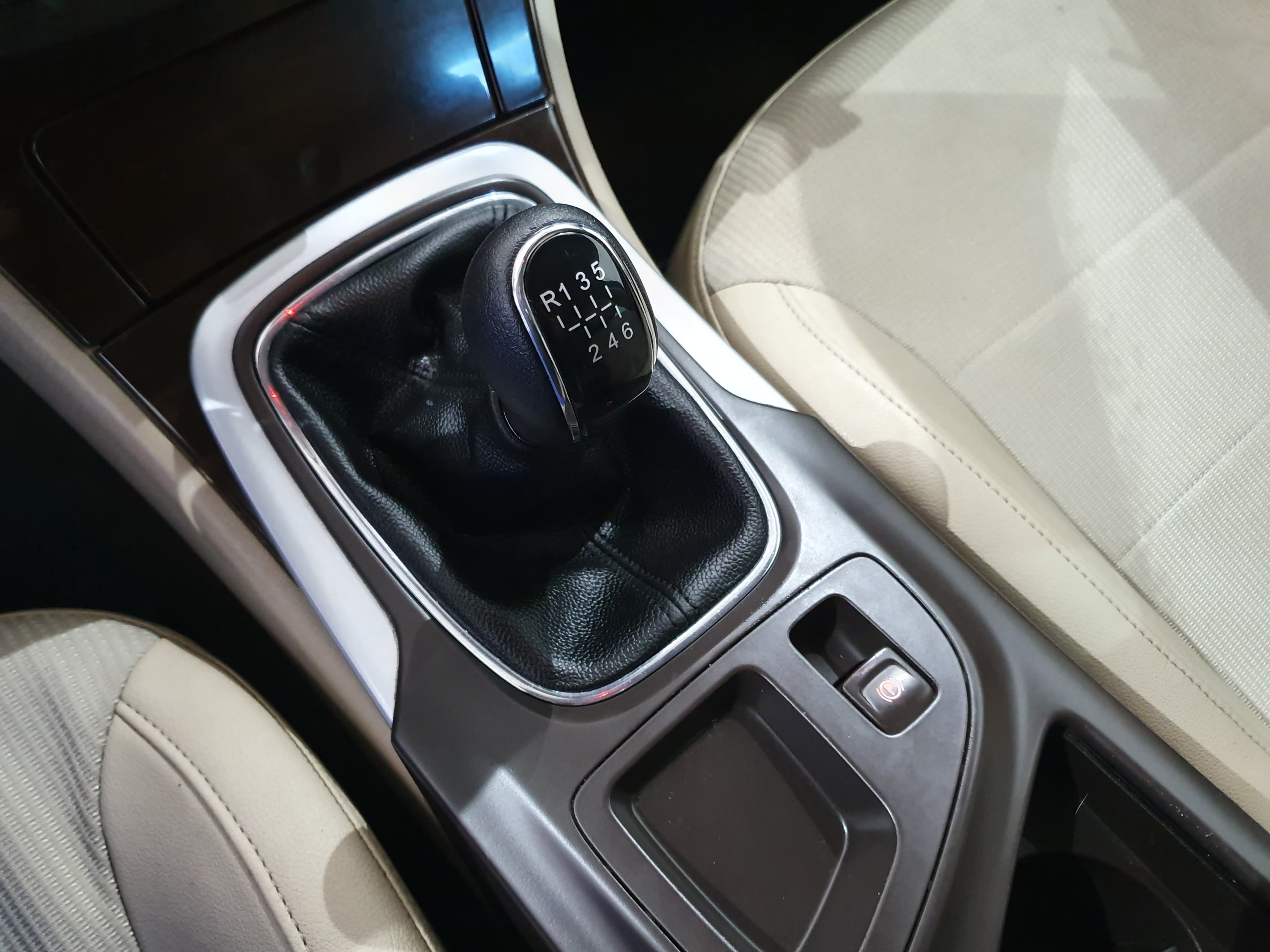 Opel Insígnia · Ano 2010 — imagen 37