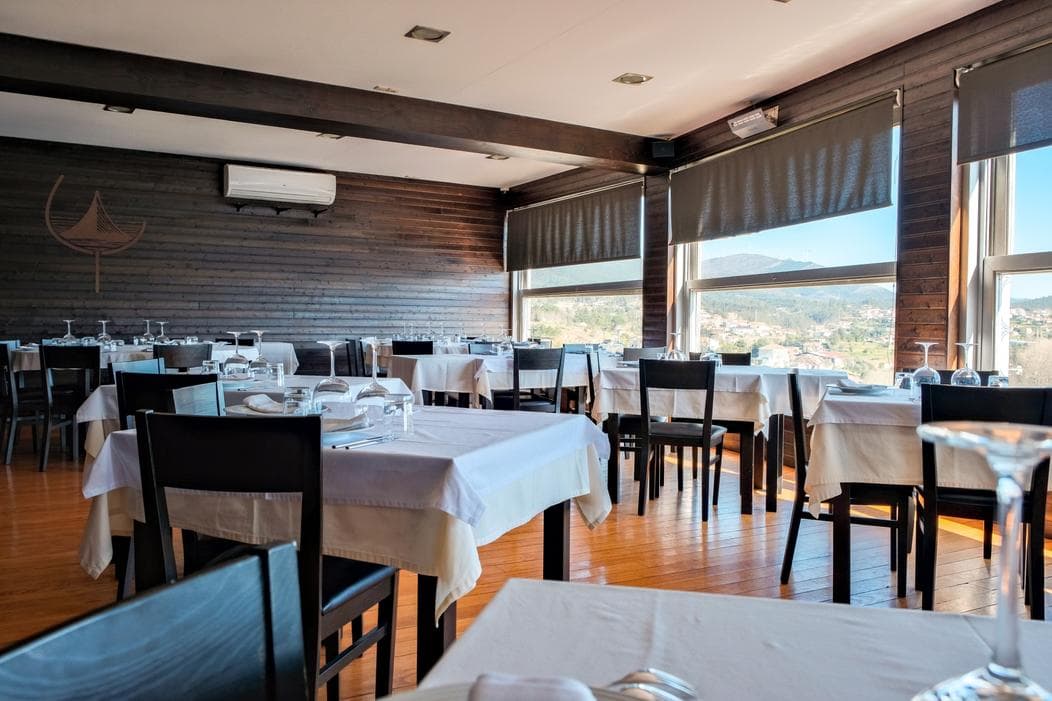 Edifício de 3 Pisos c/ Vista Douro — imagem 3