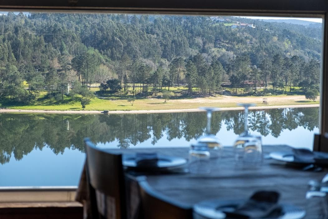 Edifício de 3 Pisos c/ Vista Douro — imagem 9