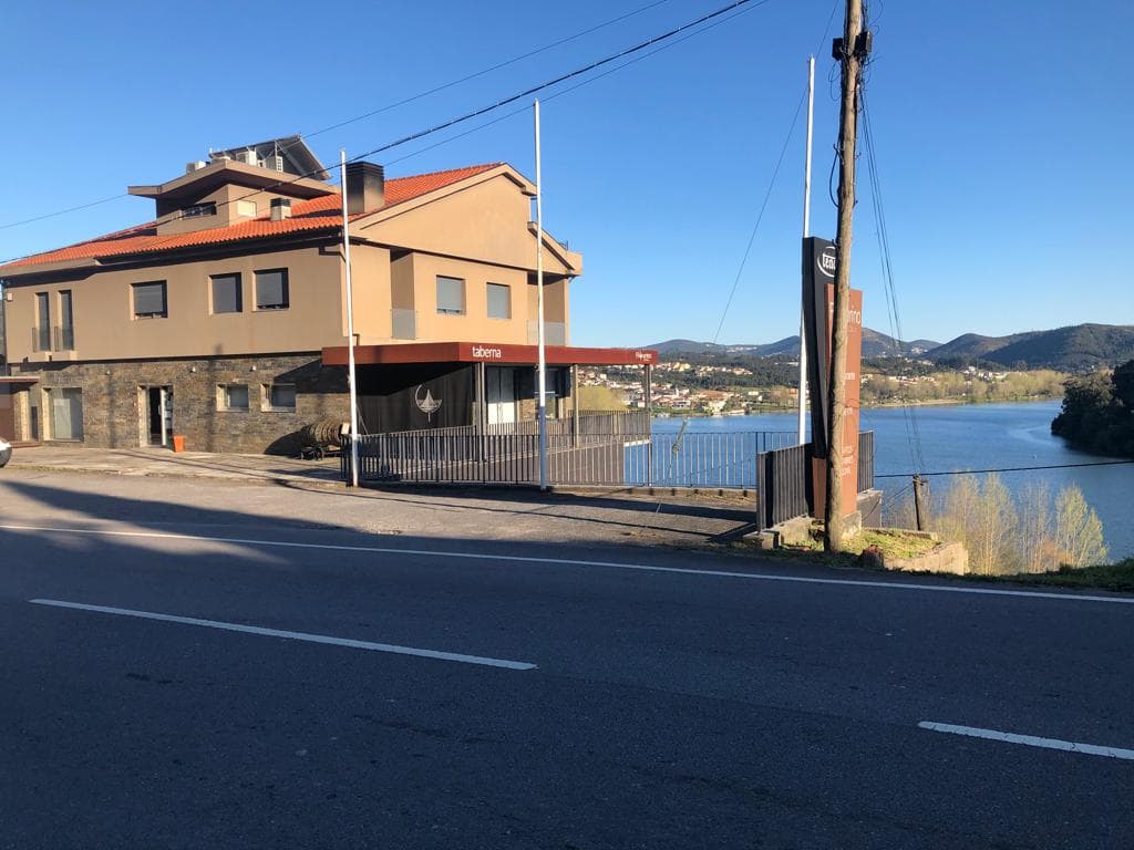 Edifício de 3 Pisos c/ Vista Douro — imagem 2