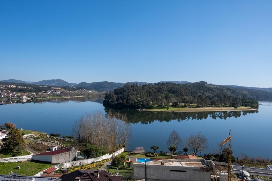 Edifício de 3 Pisos c/ Vista Douro — imagem 13
