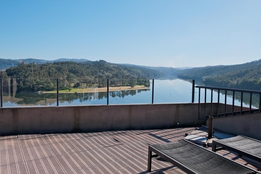 Edifício de 3 Pisos c/ Vista Douro — imagem 12