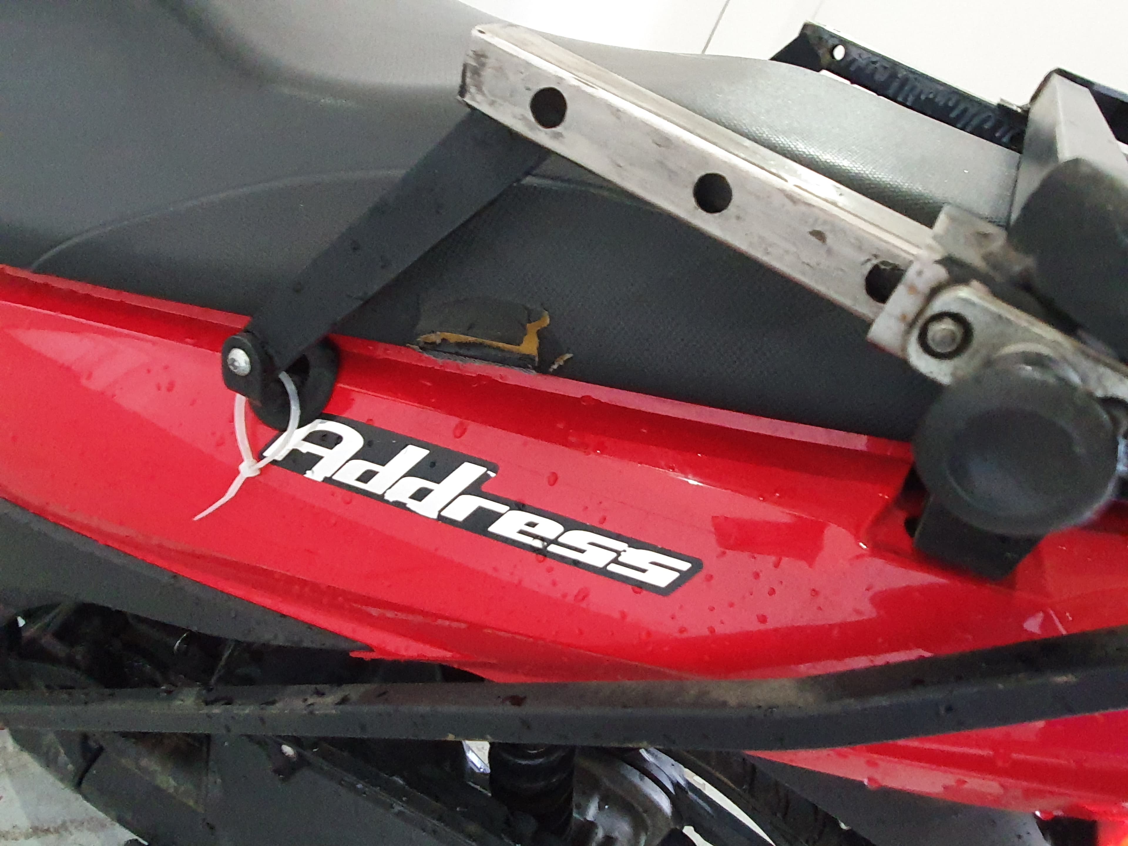 Motociclo Suzuki UK 110 Address · Ano 2015 — imagem 9