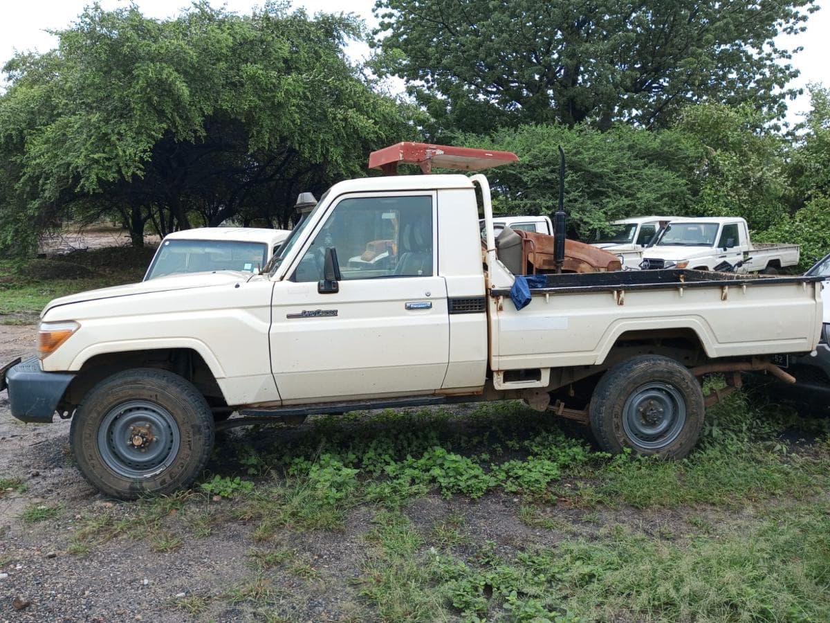 Toyota Land Cruiser · Ano 2014 — imagem 7