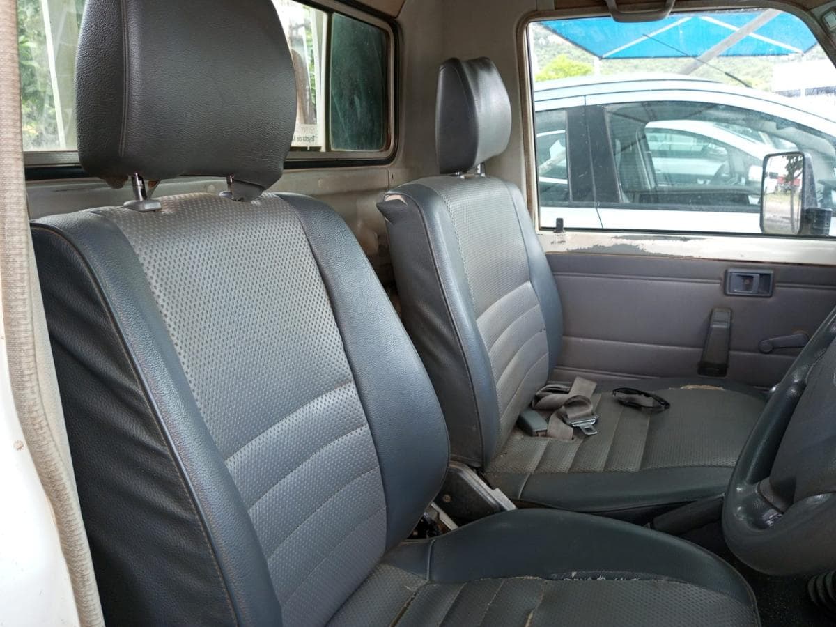 Toyota Land Cruiser · Ano 2010 — imagen 14
