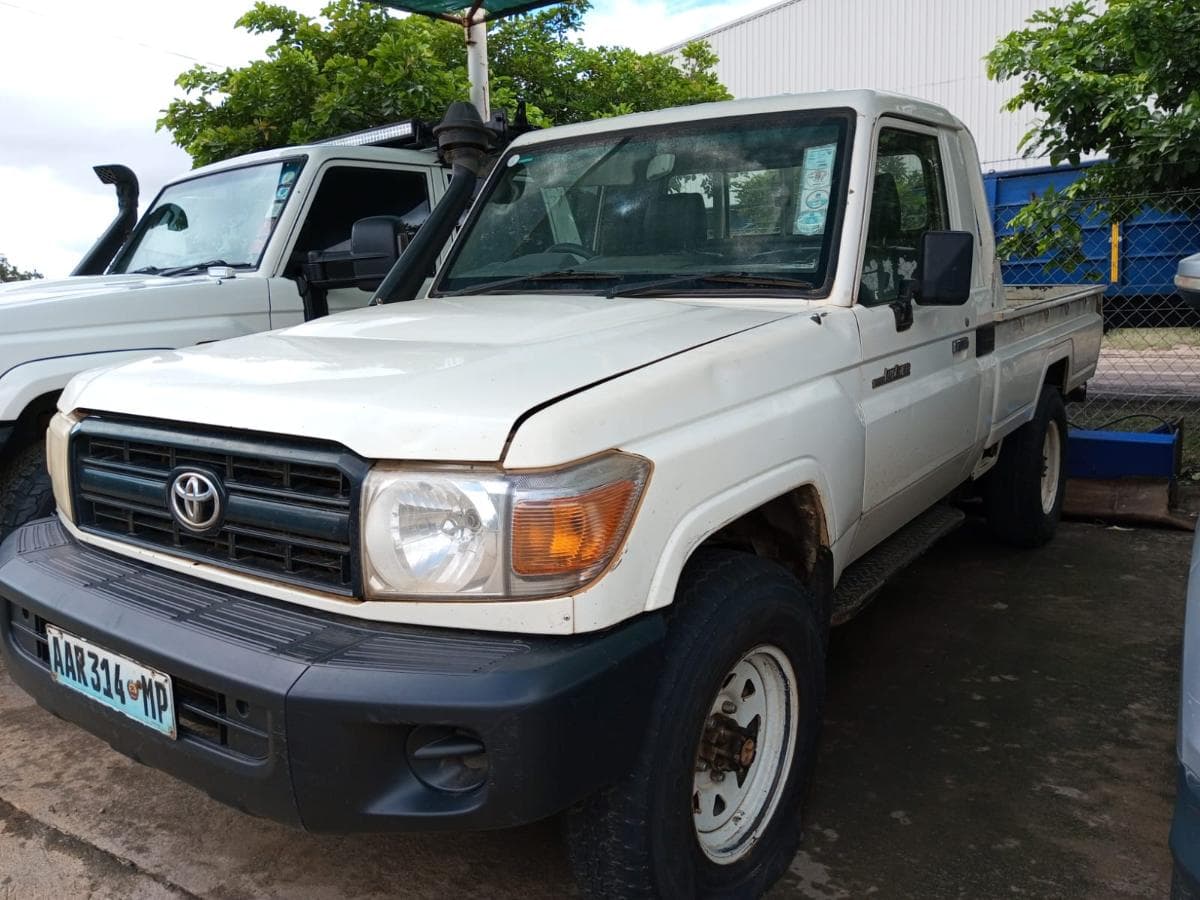 Toyota Land Cruiser · Ano 2010 — imagen 1