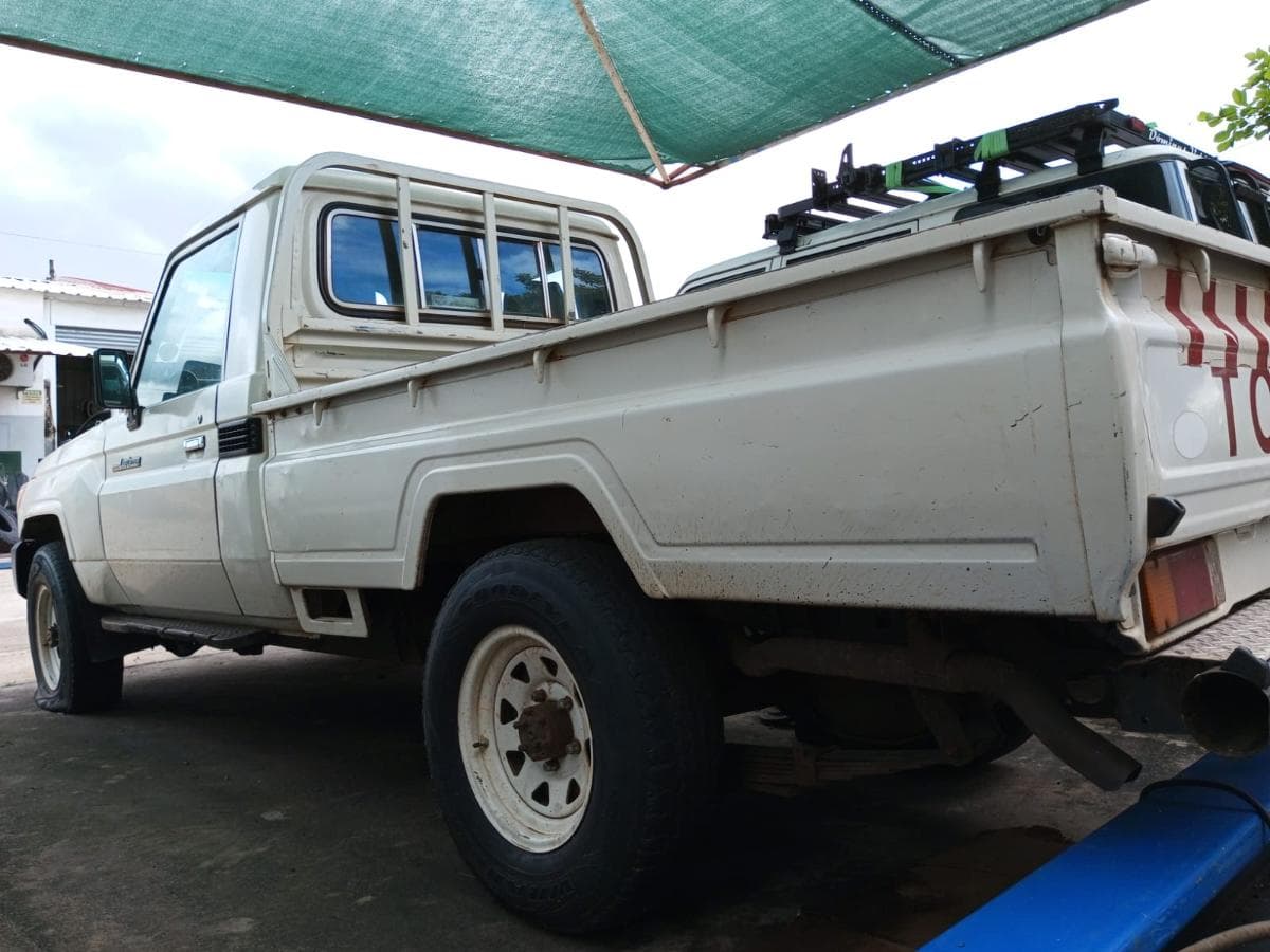 Toyota Land Cruiser · Ano 2010 — imagen 3