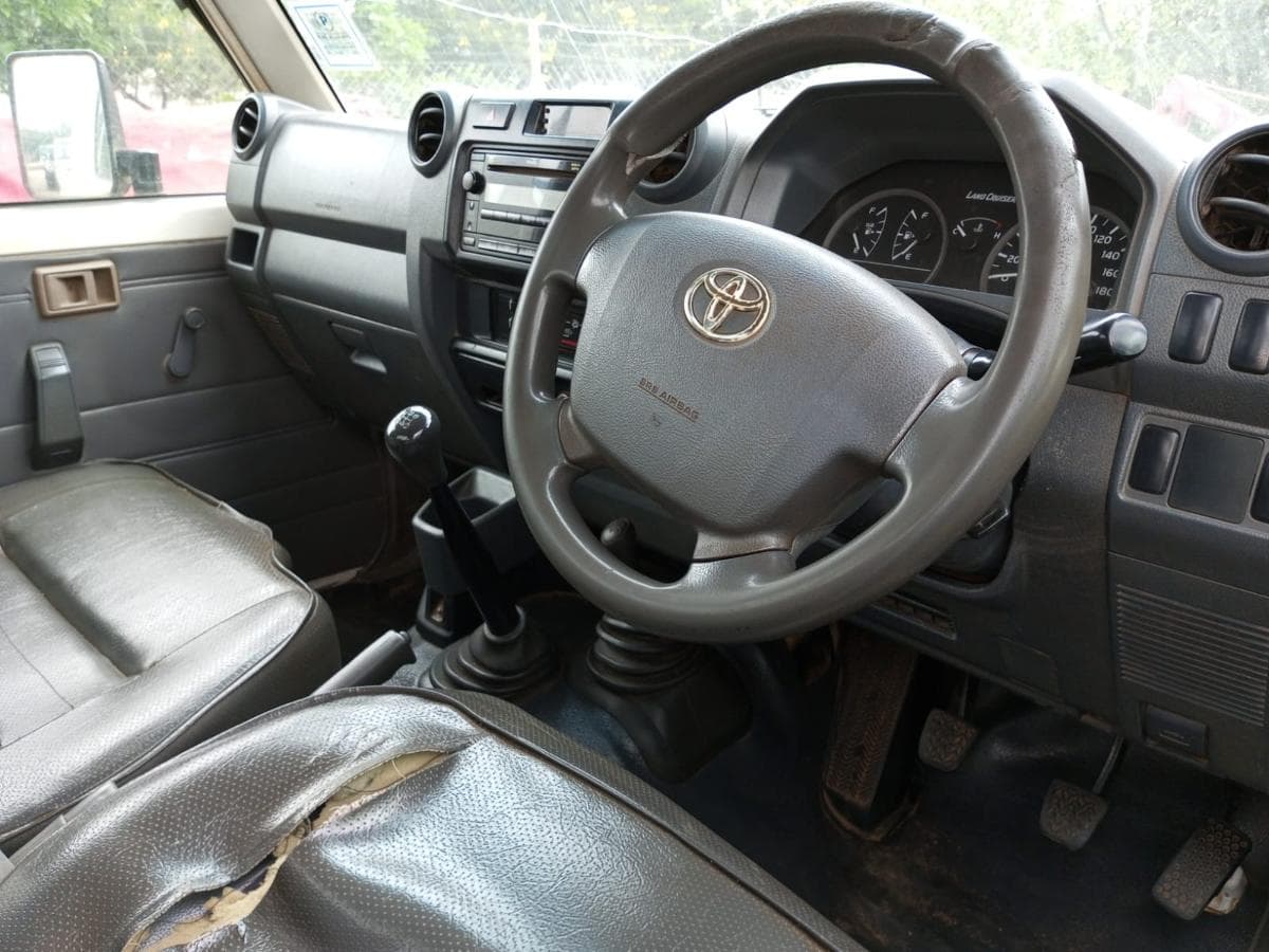Toyota Land Cruiser · Ano 2012 — imagem 7