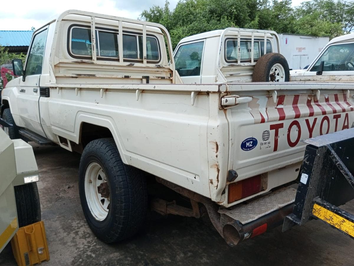 Toyota Land Cruiser · Ano 2012 — imagem 4