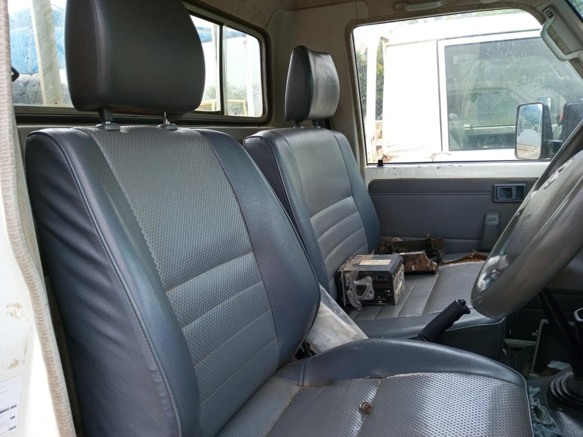 Toyota Land Cruiser · Ano 2013 — imagem 4