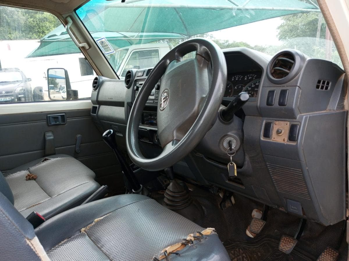Toyota Land Cruiser · Año 2014 — imagen 13