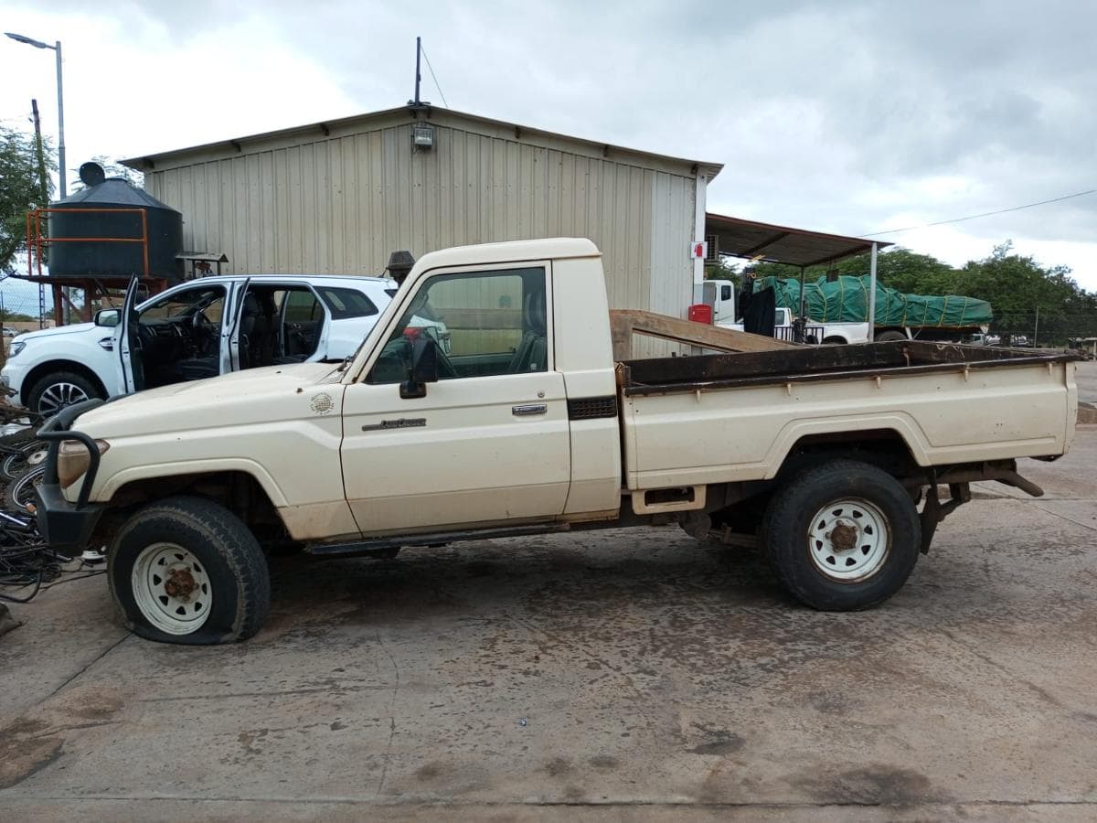 Toyota Land Cruiser · Año 2014 — imagen 9