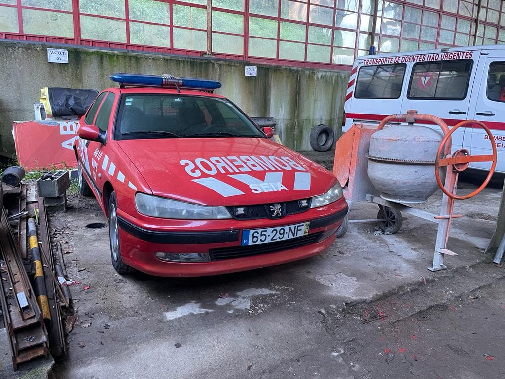 Peugeot 406  · Ano 1999