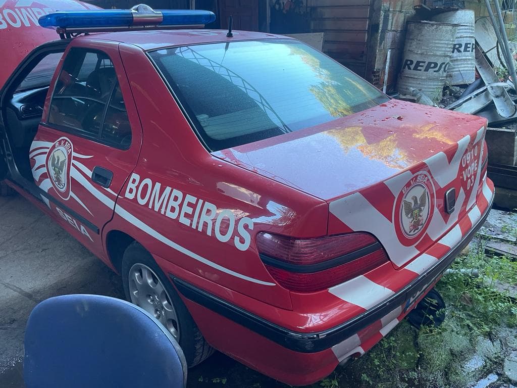 Peugeot 406  · Ano 1999 — imagem 2