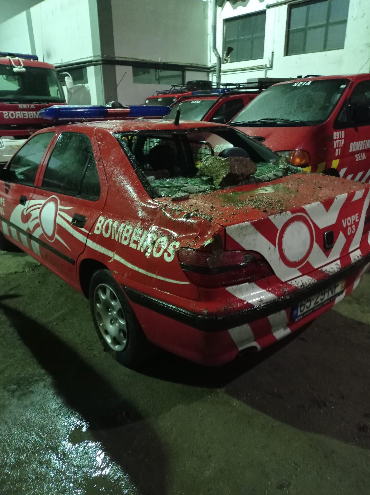 Peugeot 406  · Ano 1999 — imagem 12