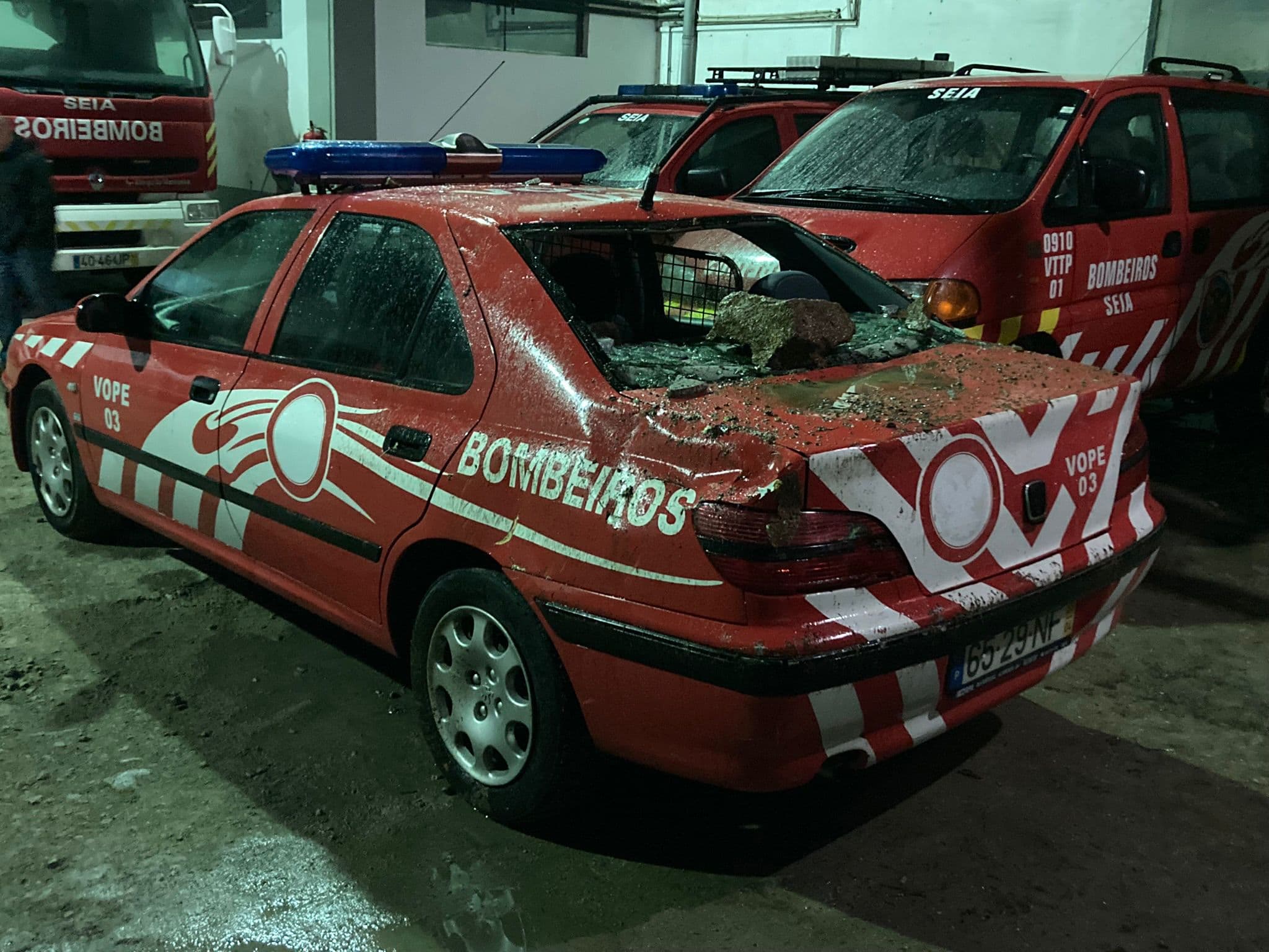 Peugeot 406  · Ano 1999 — imagem 9