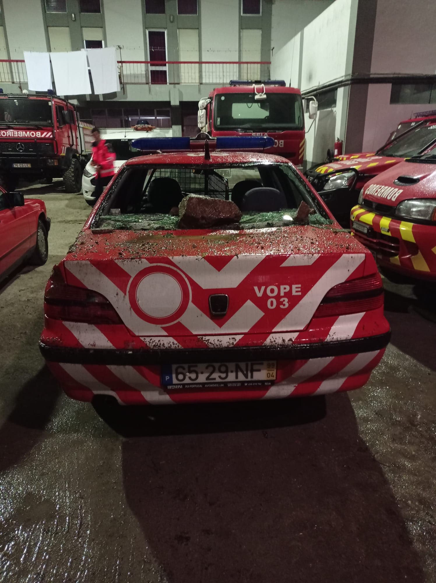 Peugeot 406  · Ano 1999 — imagem 11