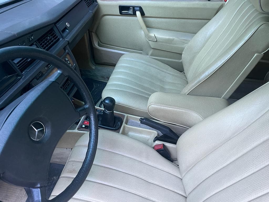 Mercedes-Benz 190D 2.2 · Ano 1994 — imagen 6