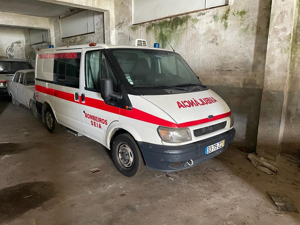 Ford Transit 300S · Ano 2005 — imagen 2