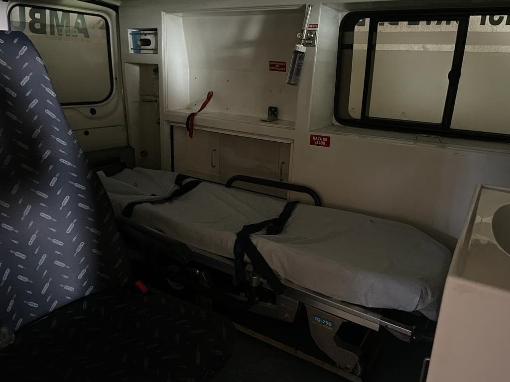 Ford Transit 300S · Ano 2005 — imagen 3
