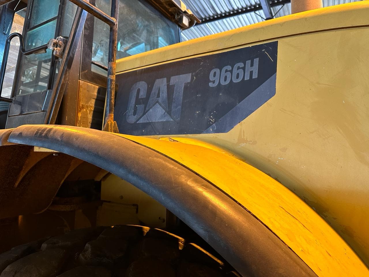 Pá carregadeira Caterpillar 966H · Ano 2008 — imagem 7