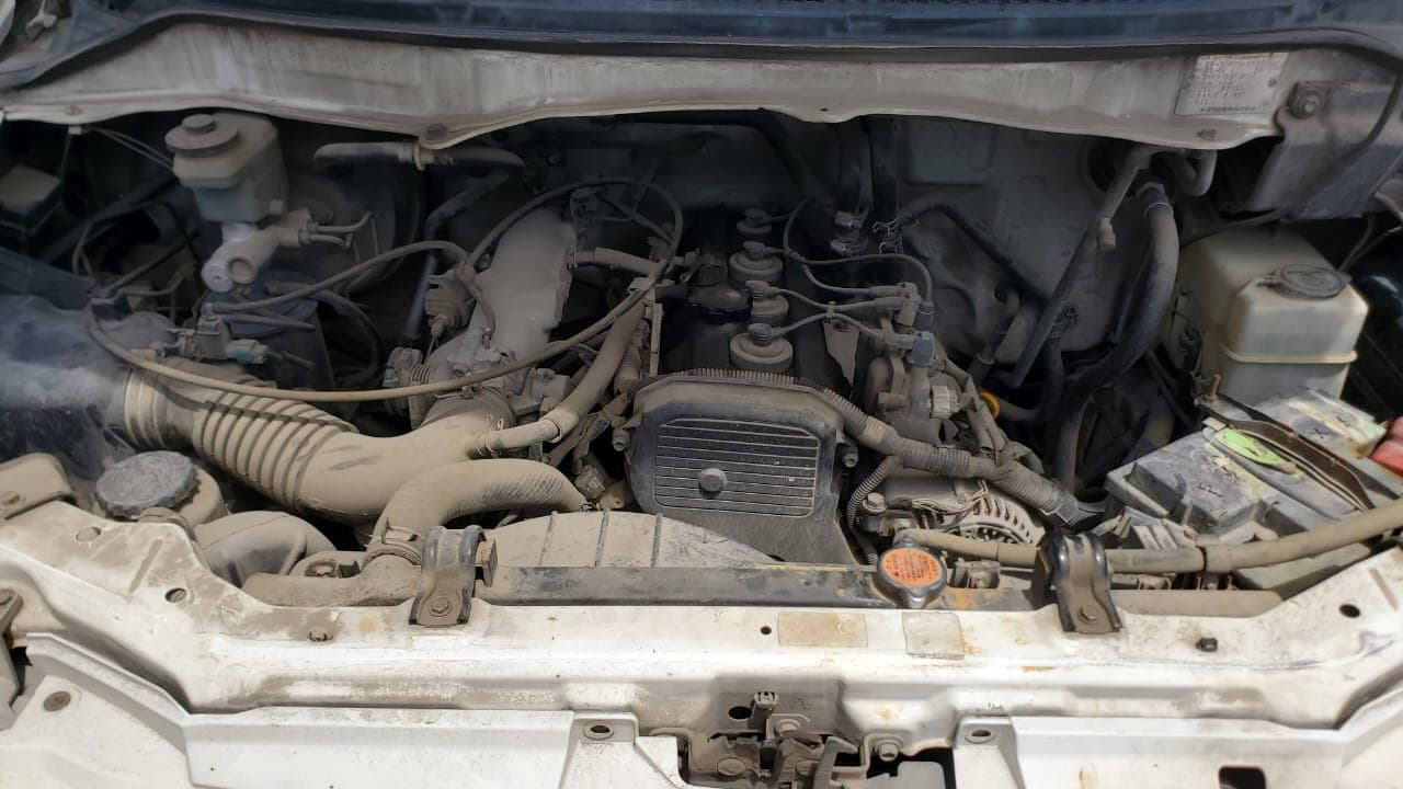 Toyota Noah · Ano 2001 — imagem 4