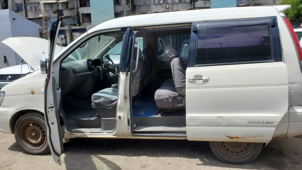 Toyota Noah · Ano 2001 — imagem 14