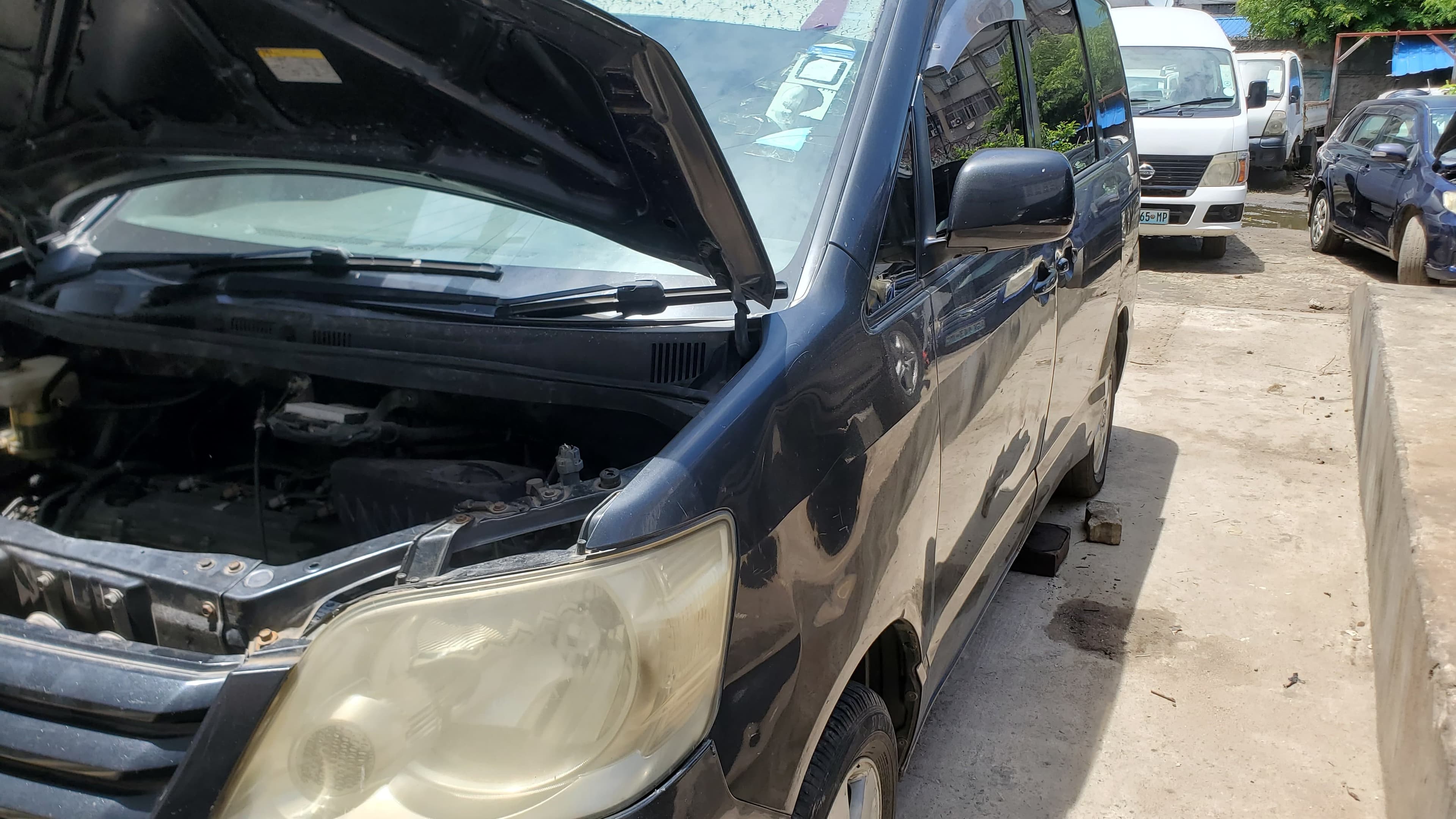Toyota Noah · Ano 2002 — imagem 13