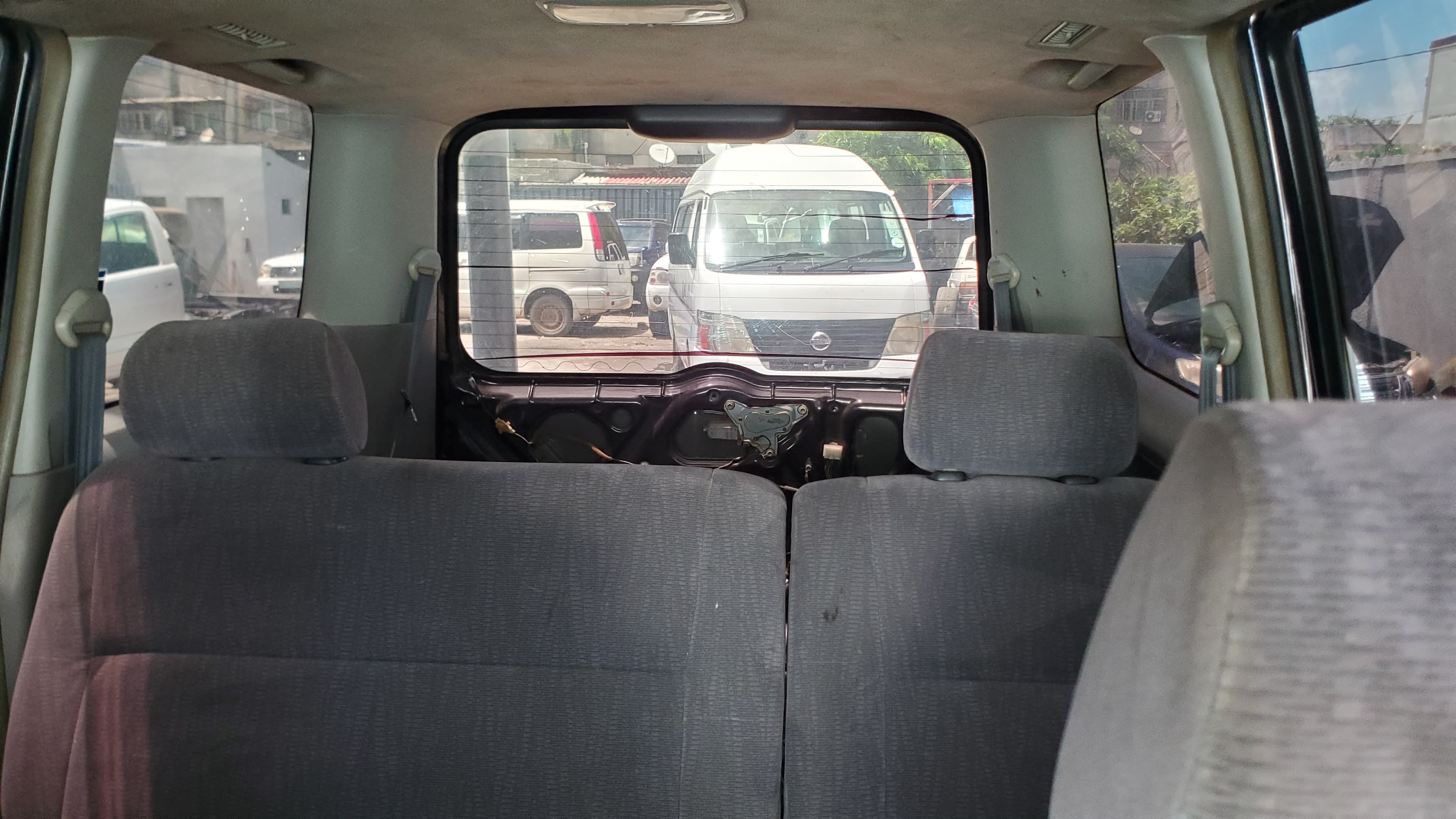 Toyota Noah · Ano 2002 — imagem 11