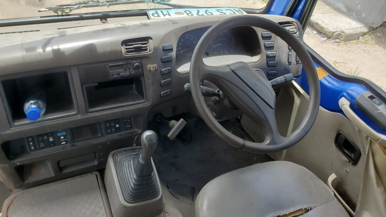 Mitsubishi Rosa · Ano 2012 — imagen 12