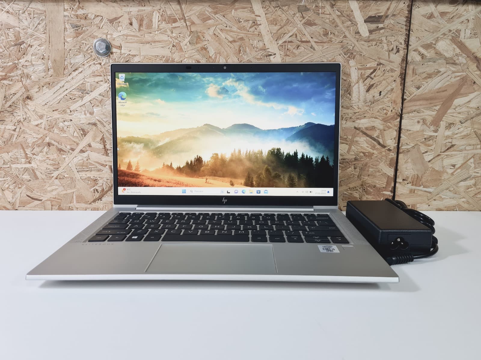 Portátil HP EliteBook 830 G7 — imagem 1