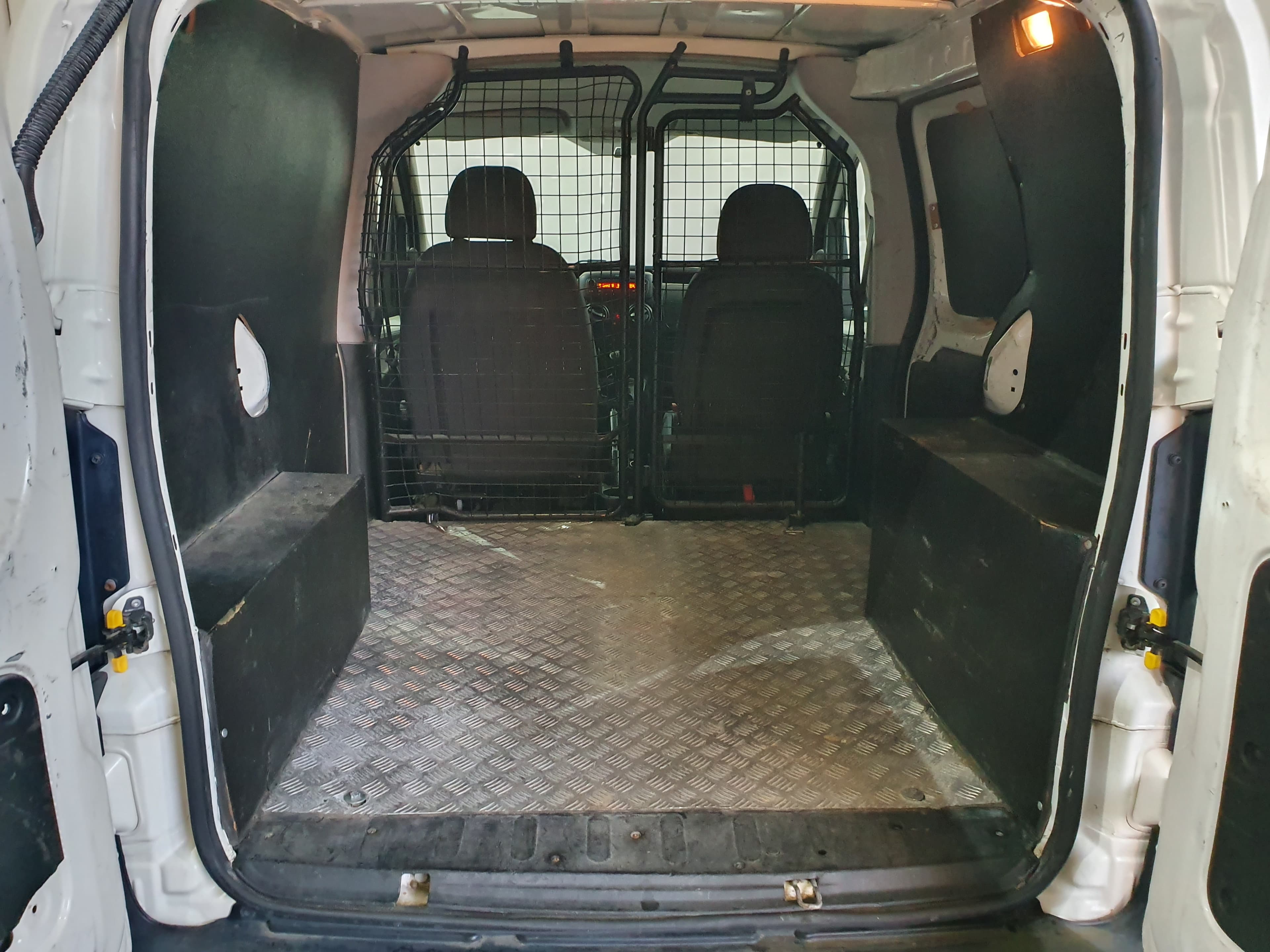 Peugeot Bipper · Ano 2015 — imagen 7