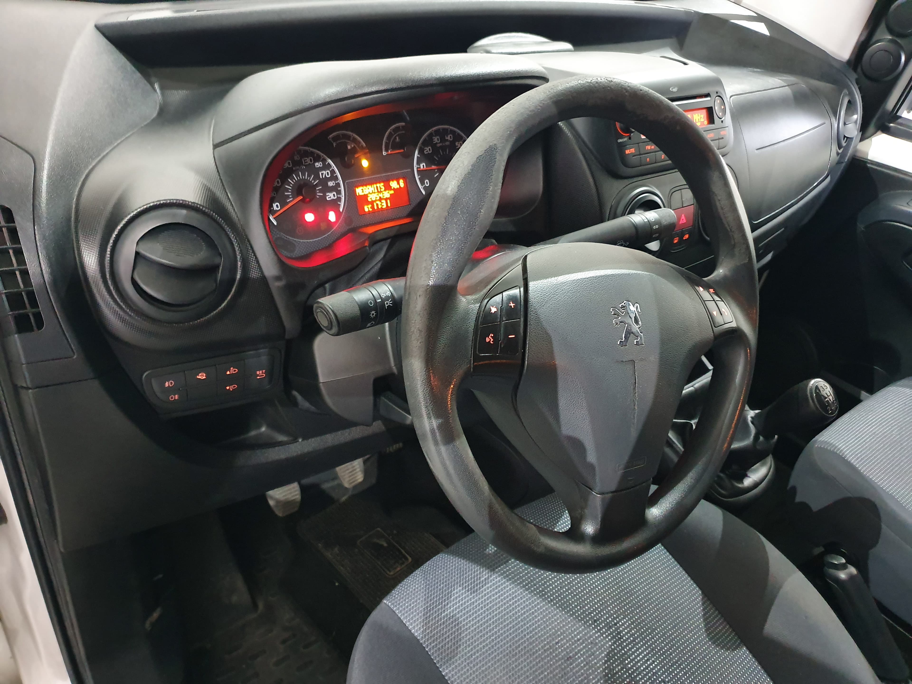 Peugeot Bipper · Ano 2015 — imagen 24