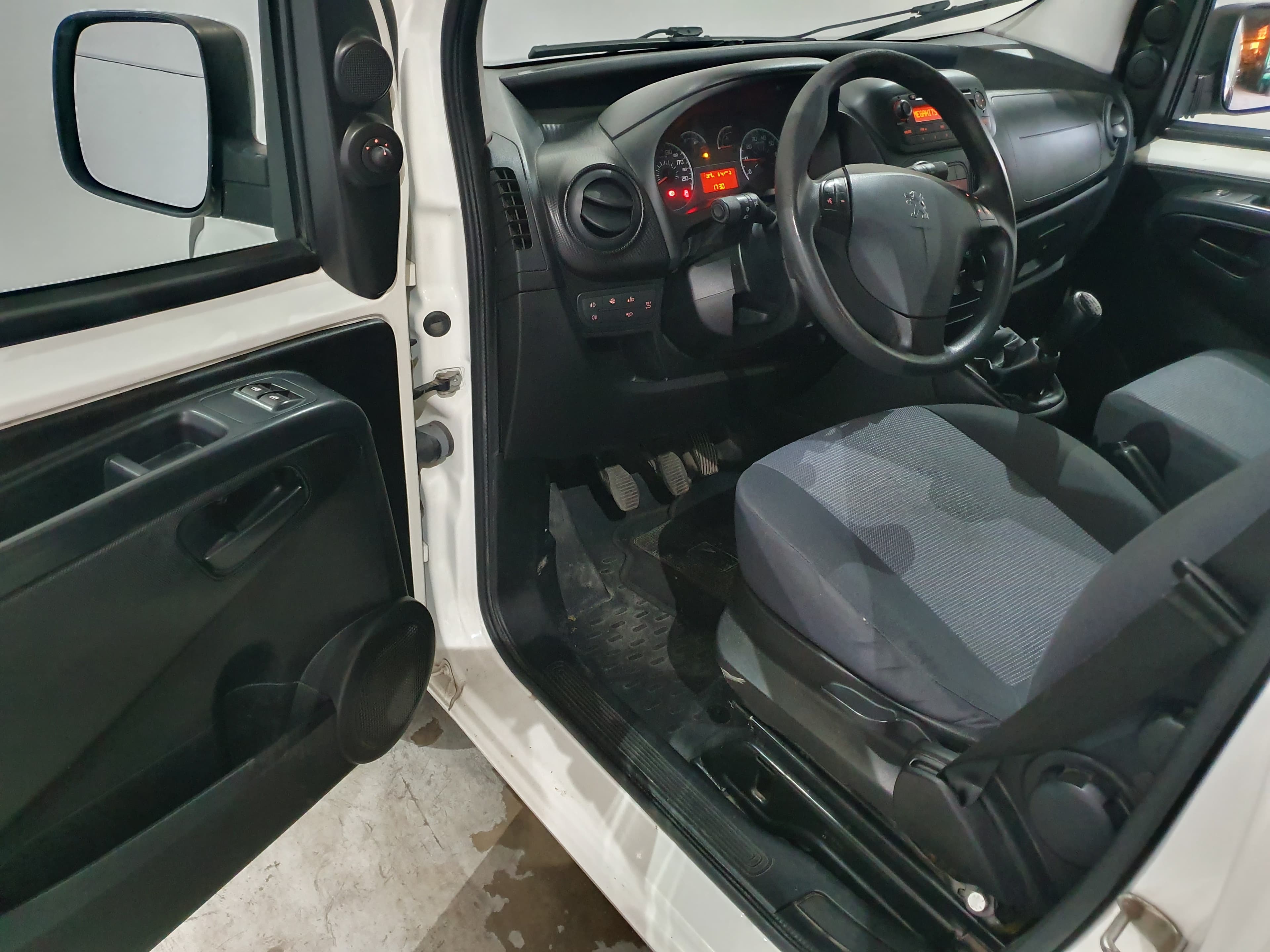 Peugeot Bipper · Ano 2015 — imagen 19